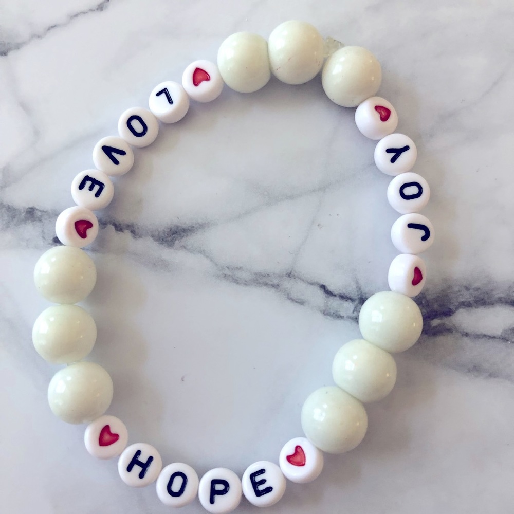 New Bracelet Hand Crafted Stretch Mindful Messages Love Hope Joy White Swifty